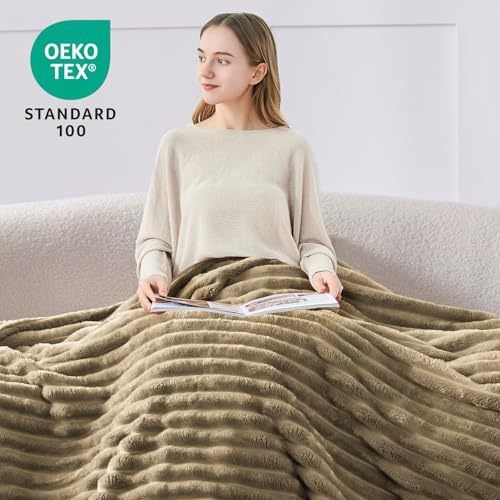 BEDELITE Kuscheldecke Flauschig Decke Klein - weiche Flanell Decken Braun 125x150 für Sofa, Deko Streifen Cord Fleecedecke als Sofaüberwurf für Wohnzimmer, Throw Blanket Wide Use