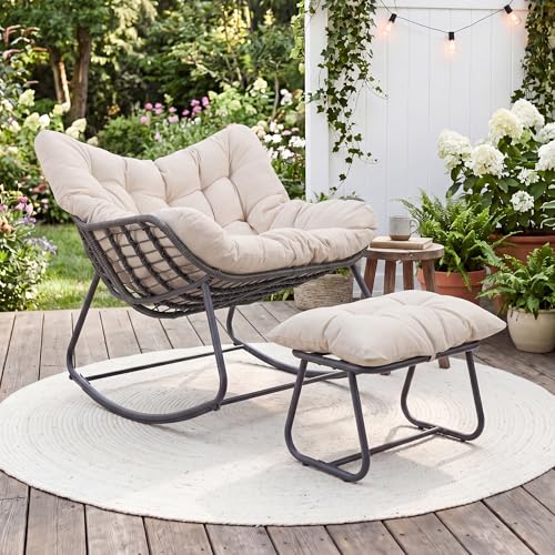 GIANTEX Schaukelstuhl mit Hocker, übergroßer Relaxsessel aus Rattan bis 150 kg belastbar, Schaukelsessel mit abnehmbaren Sitzkissen, gpolsterter Ei-Schaukelstuhl für Wohnzimmer, Balkon (Beige)