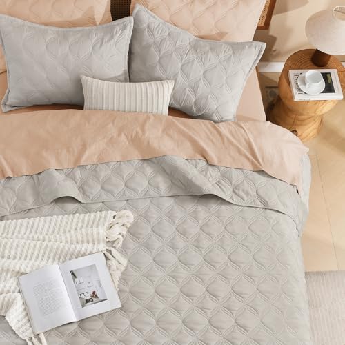 Image of Litanika Queen Quilt Bedding Set, Linen Summer Lightweight Soft Comforter Bedspreads & Coverlets, Boho Farmhouse Bedding Cover Bed Decor All Season, 3 Pieces (1 Quilt, 2 Pillowcases)