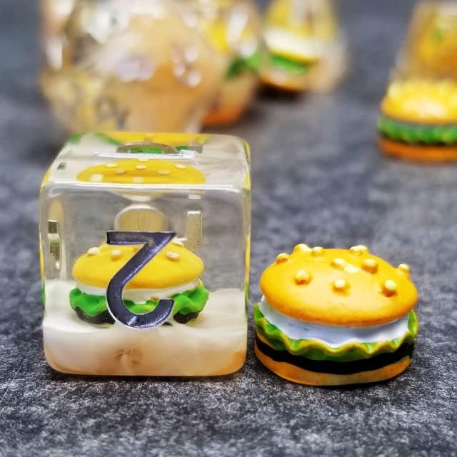 Miniatura 5 de Sage's Portal Familiars and Reagents - Juego de dados poliédricos de resina para Dungeons and Dragons RPG de mesa TTRPG (Hamburguesa)