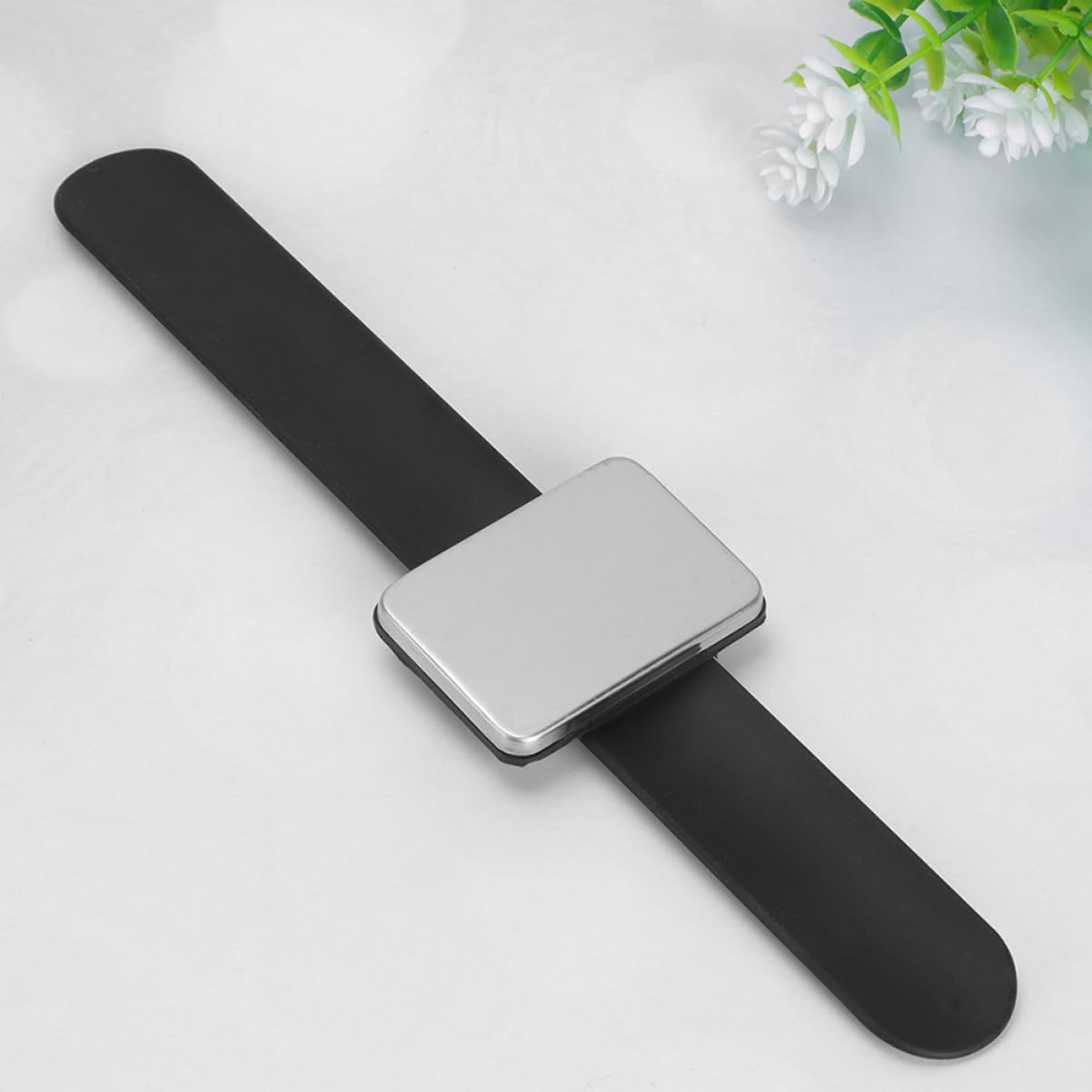 2 Stück Magnetisches Silikon Klatscharmband Nadelkissen für Friseure und Nähen Robustes Eisenarmband mit Handgelenksschlaufe Salon und Nagelstudiozubehör