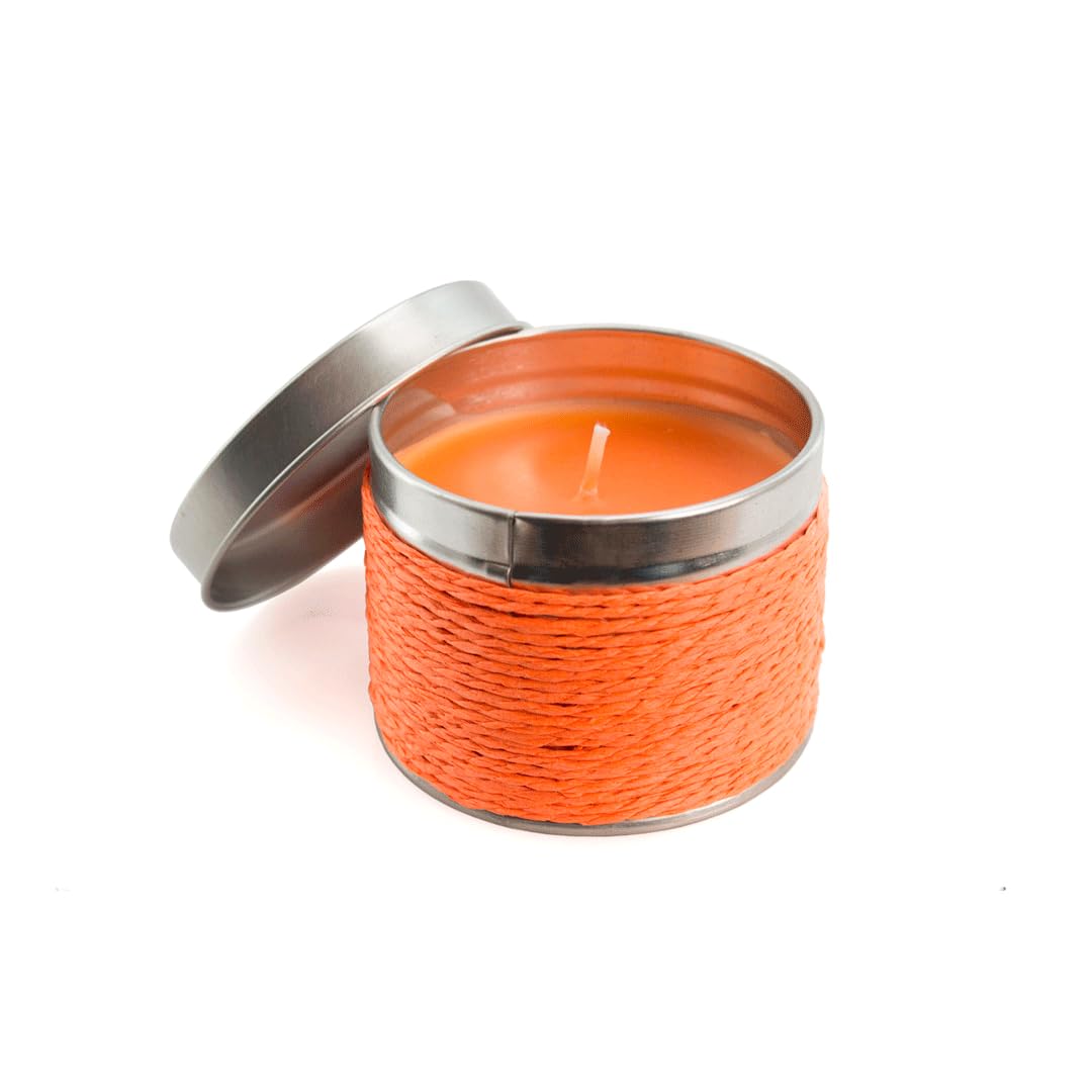 Packung mit 12 Duftkerzen in Metalldose, dekoriert mit farbigem Garn, Duft nach Vanille, Orange oder Schokolade, originelles Detail für Hochzeiten, Kommunionen und Taufen, Maße: 6,4 cm, Ø x 5 cm.