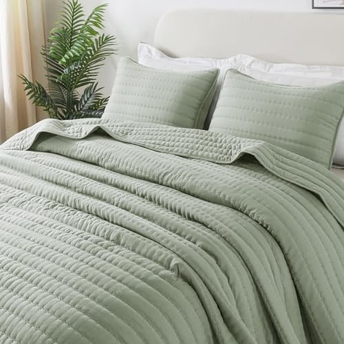 ROARINGWILD Sage Green King Size Quilt Bedding Sets with 2 Pillow Shams, Lightweight Soft Bedspread Coverlet, Quilted Blanket Thin Comforter Bed Cover for All Season, 3 Pieces, 104x90 inches