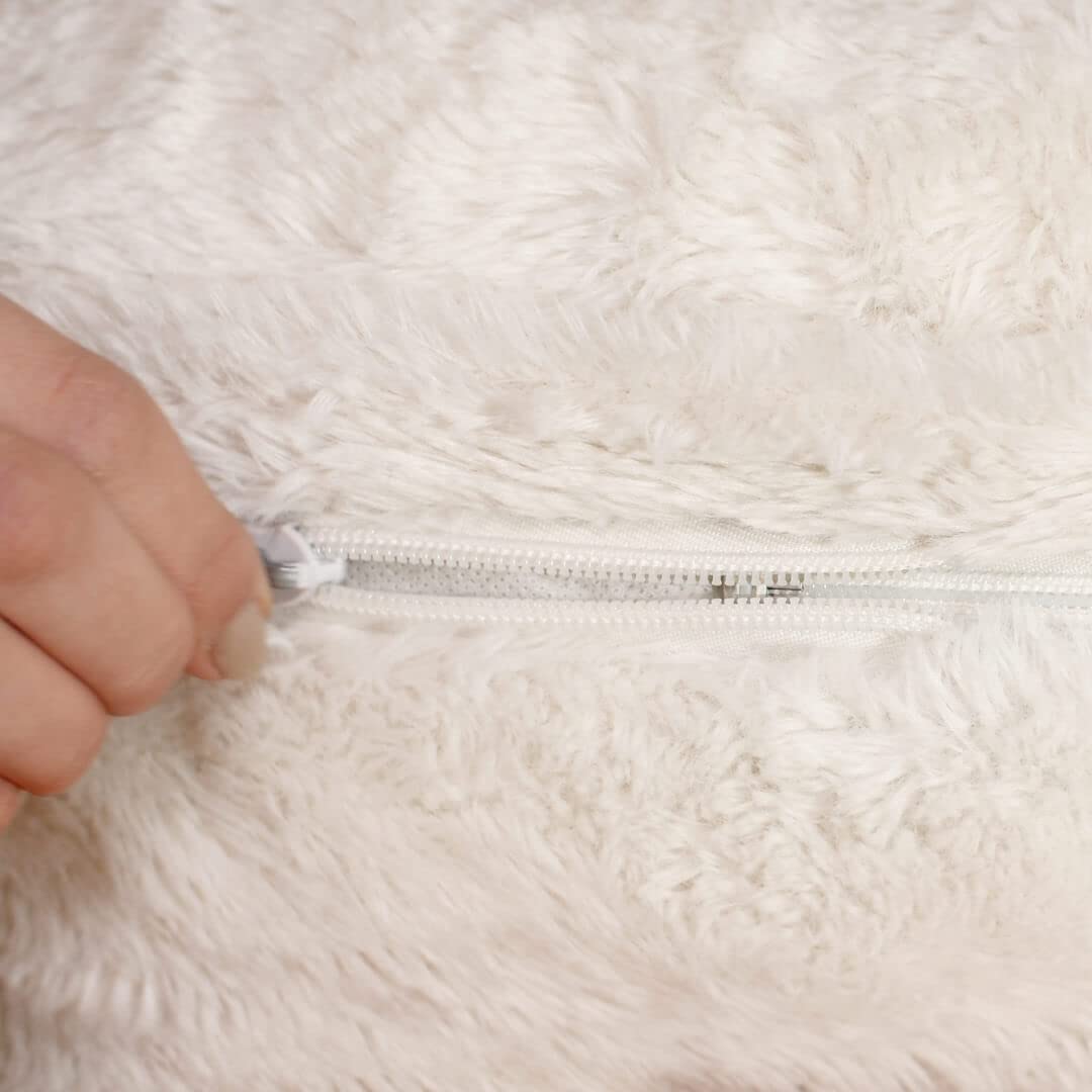 Omlet Calming Super Soft Luxury Donut Cat Bed | Easy to Clean with Machine Washable Removable Cover | Deep Filled Cat Bed for Cuddly Feeling | One Size | Peacock Green