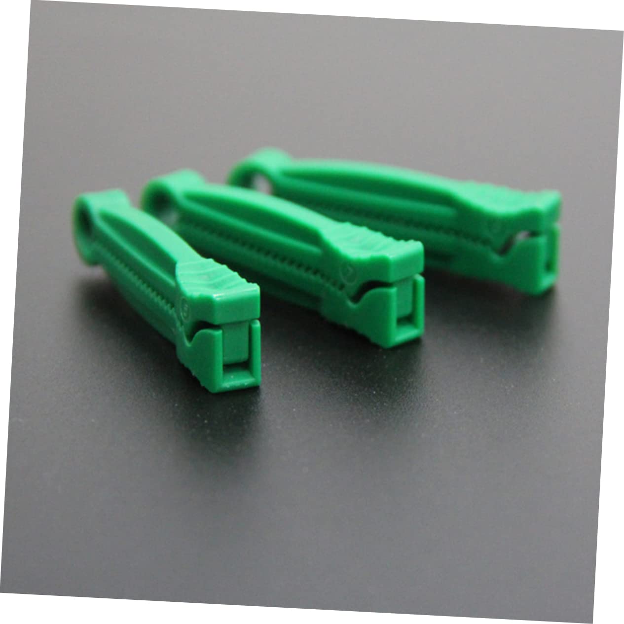 Laroal 100 Stück Welpen-Nabelschnurklemmen, Nabelschnurclip aus Kunststoff, Nabelklemme für Schweine, für die Geburt von Ferkeln, Lämmern, Ziegen, Welpen und Kätzchen