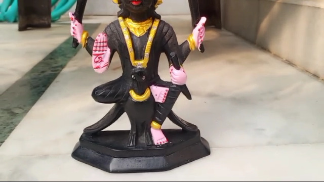 Estatua Lord Shani Dev 6.25 pulg 600 g piedra jabón miniatura 7
