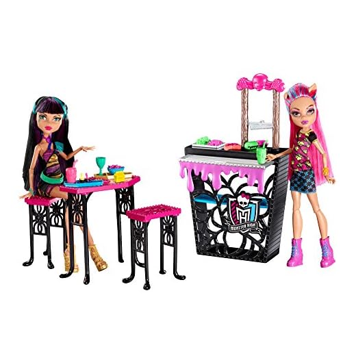Mattel Monster High Creepteria with Cleo de Nile and Howleen Wolf Doll