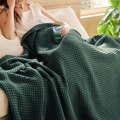 Bedsure Lightweight 100% Cotton Waffle Blanket, Throw XL, Dark Green by Bedsure - Used condition - Image 6