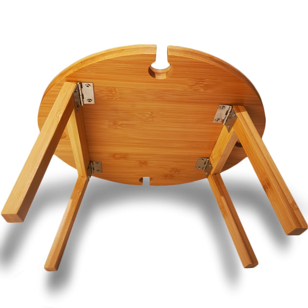 BAKAJI Tavolino da Aperitivo in Legno Bambù, Tavolo da Campeggio Portatile con Gambe Pieghevoli, Vassoio Salvaspazio con 4 Spazi Portabicchieri, Ideale per Camping, Esterno, Picnic, Giardino, Spiaggia