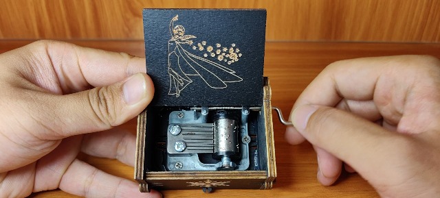 Watch Frozen song music box on Amazon Live