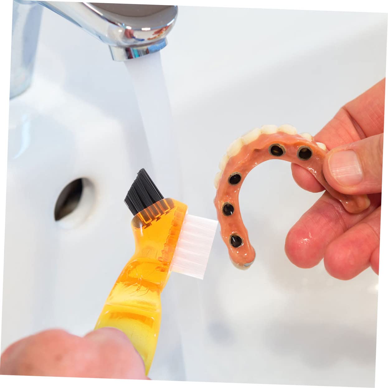 FRCOLOR Spazzolino in Plastico PP Mini 3 Pezzi per Pulizia Dentiera Doppia Faccia Pratico e Resistente e Portatile per Uso Quotidiano
