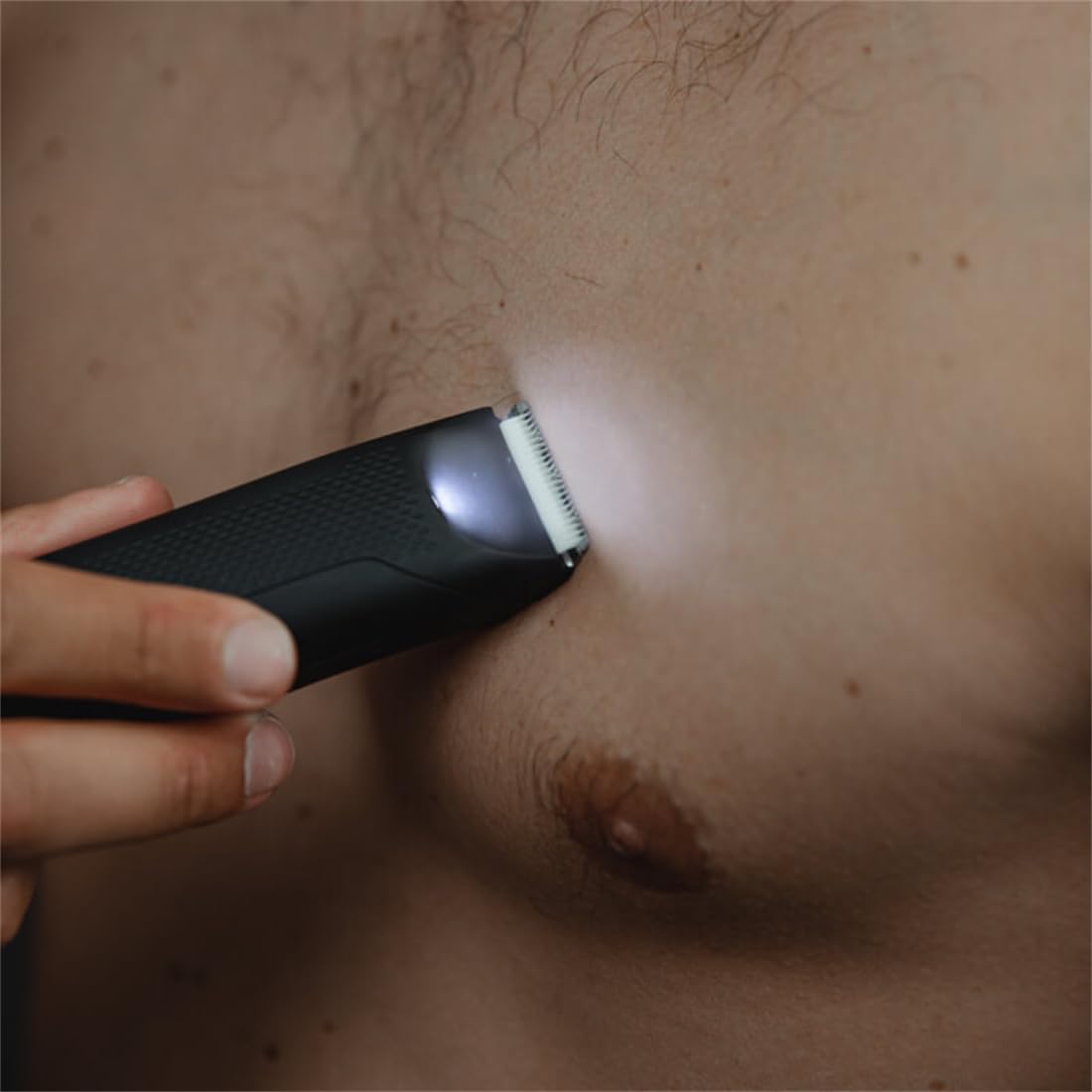 Elektrischer Intimrasierer für Männer, präziser Schnitt ohne Schnitte & Irritationen, wasserdicht für Nass- & Trockenrasur (Dusche & Reise), LED-Beleuchtung, lange Akkulaufzeit