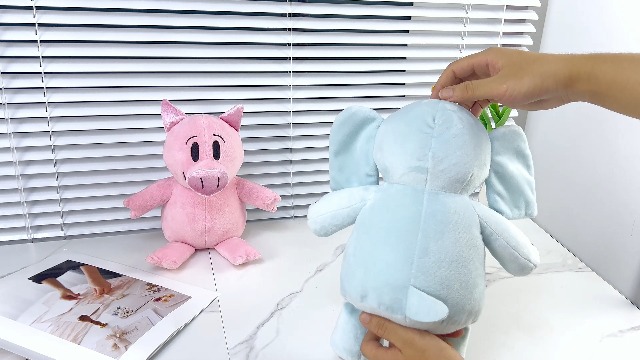 Amazon.com: NUWDYSNN Elephant and Piggie Picture Book Plush Toy