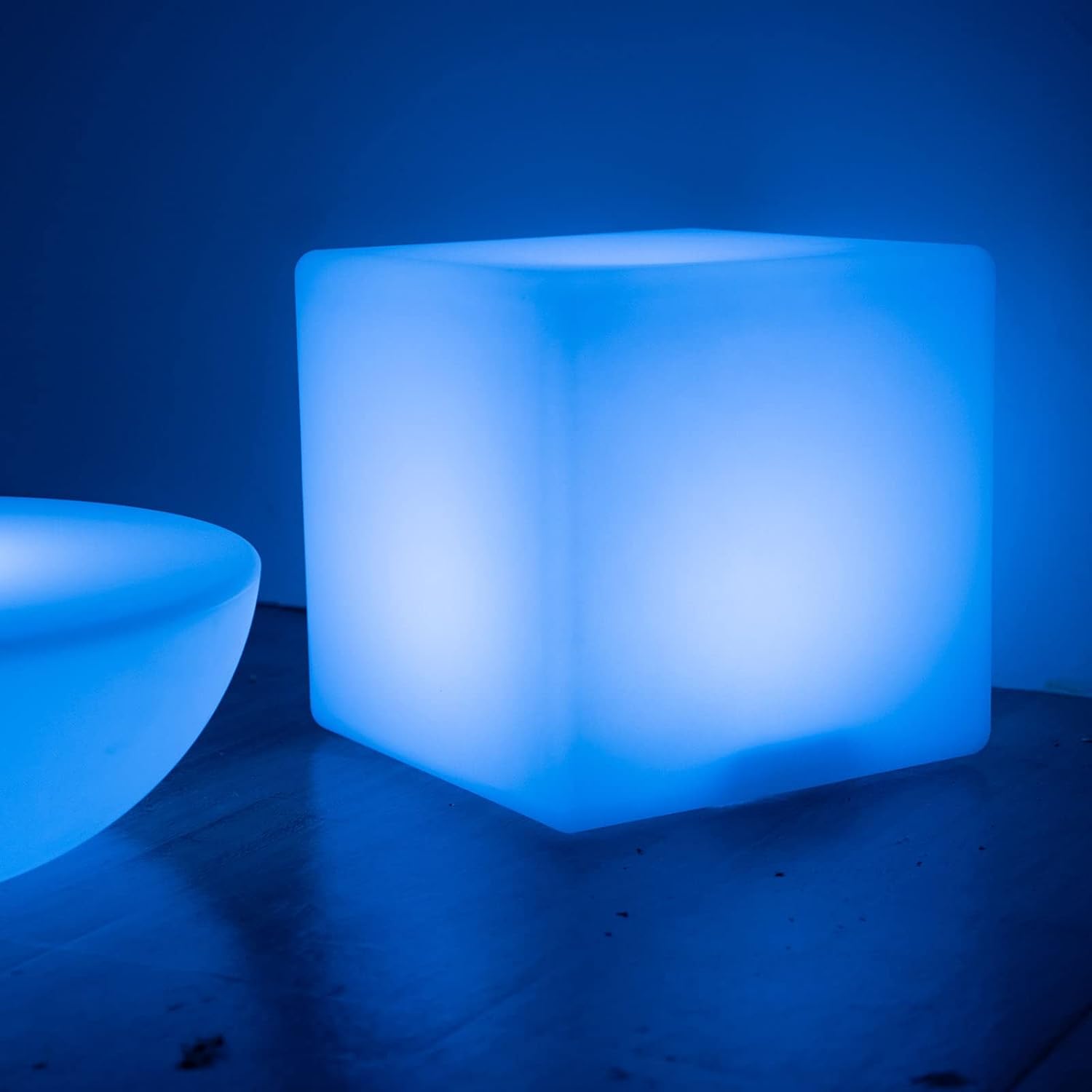Tableclothsfactory 15.5" Cordless LED Rechargeable Light Cube Illuminated Furniture Stool - Color Changing, Waterproof with Accessory Bag