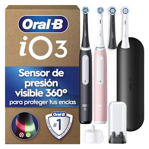 Oral-B iO3 Pack De 2 Cepillos De Dientes Eléctricos Negro Y Rosa Con 4 Cabezales, Estuche De Viaje y Soporte Para Cabezal, 3 Modos De Cepillado, Sensor De Presión y Temporizador, Cepillo Dental Oral B