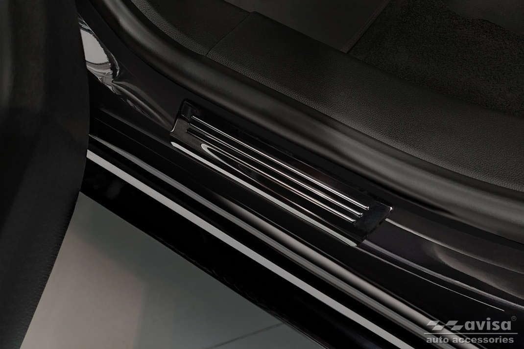 Avisa Czarne ochraniacze progów drzwi Inox kompatybilne z Ford Kuga III 2019-2024 i FL 2024 - "Hybrid" - 4-częściowe