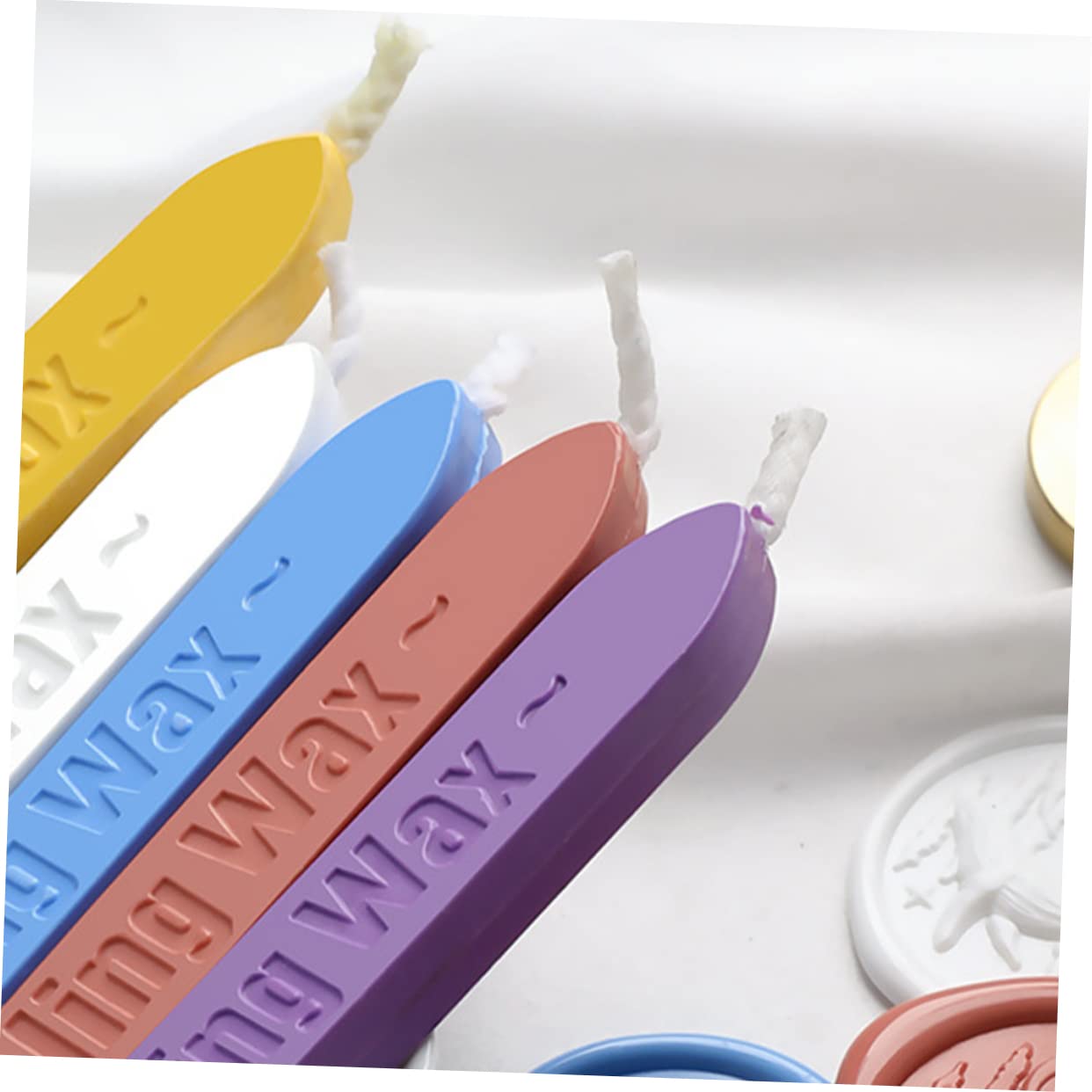 TEHAUX 24pièces Bâtons De Cire à Cacheter avec Mèches Cire De Scellage Antique pour Invitations De Mariage Lettres Et Manuscrits Couleurs Assorties