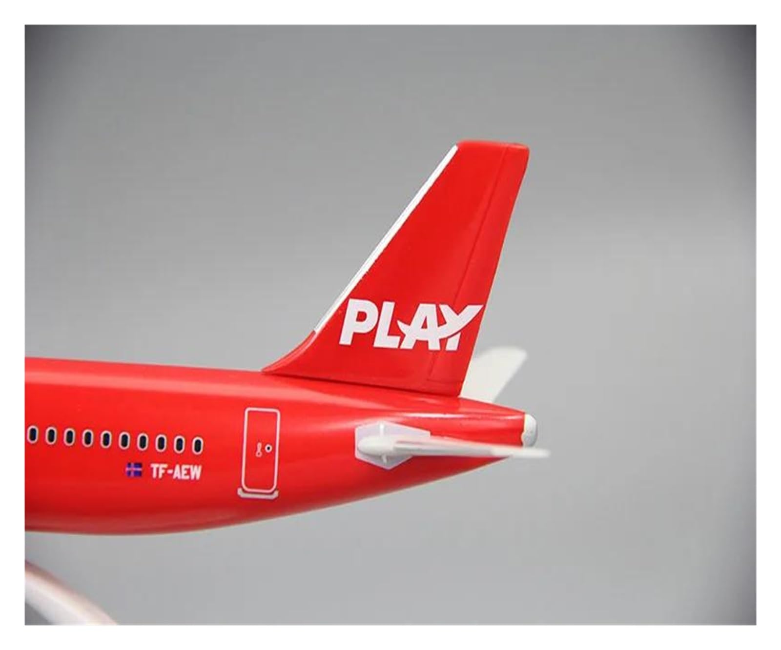 Amazon.com: YLBOZX Metal Aircraft Model 1:200 Scale A321NEO