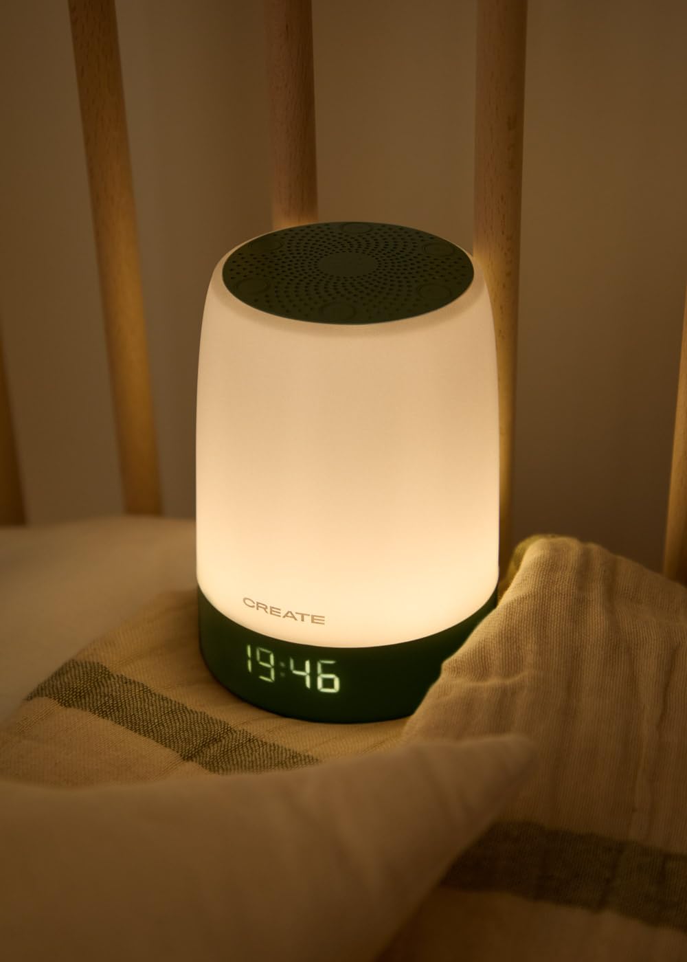 CREATE/BABY DREAM CONNECT/Lámpara de sueño y ruido blanco para bebés con WiFi verde sage/Conexión Bluetooth. 3 funciones. 32 pistas de audio. 8 modos de iluminación LED. 10h de autonomía. 3W