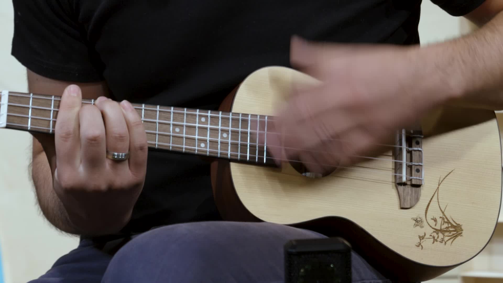 Ukulele Concerto Ortega Bonfire Series - Top In Abete Rosso, Fondo E Fianchi In Sapele, Suono Brillante, Ideale Per Principianti