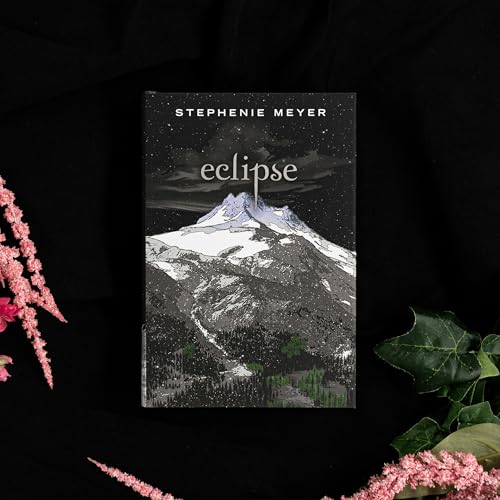 Image of The Twilight Saga Deluxe Hardcover Collection