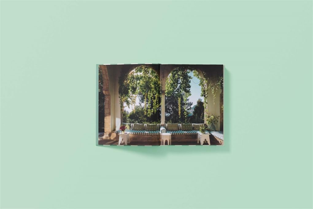 Beit Trad: Recipes, stories & the art of Lebanese hospitality /anglais