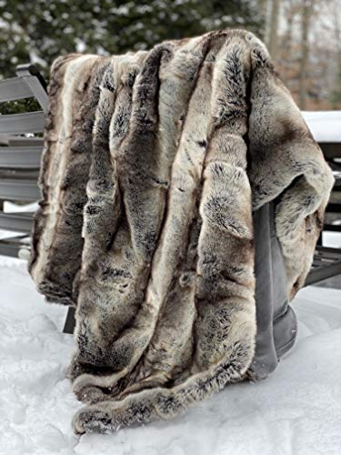 Eikei Luxury Faux Fur Throw Blanket Super Soft Oversized Thick Warm Afghan Reversible to Plush Velvet in Tan Grey Wolf, Cream Mink or Blush Chinchilla, Machine Washable (Chinchilla, X-Long)