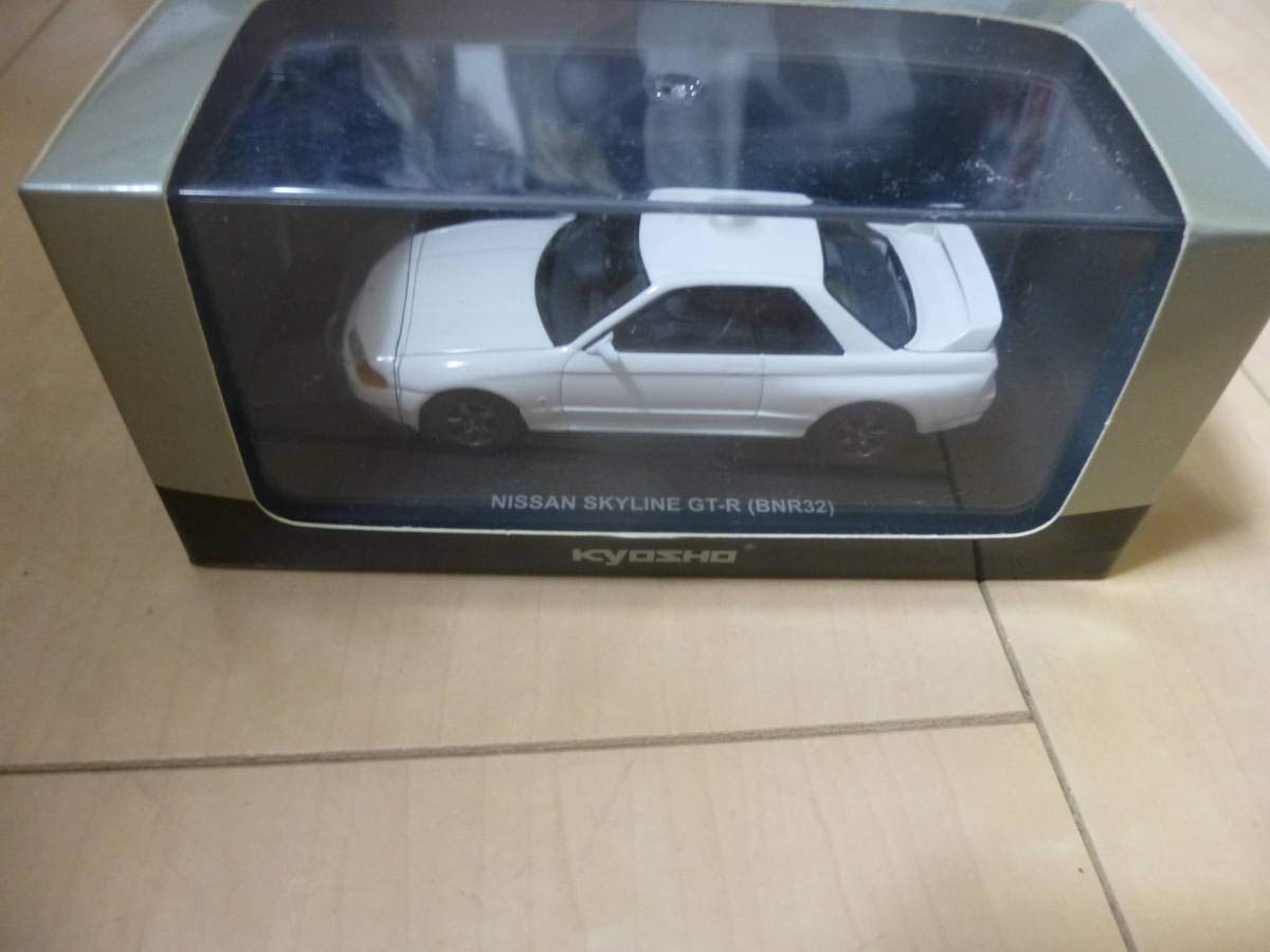 Amazon | 京商1/43 日産 スカイラインGT-R（BNR32) 白 | ミニカー
