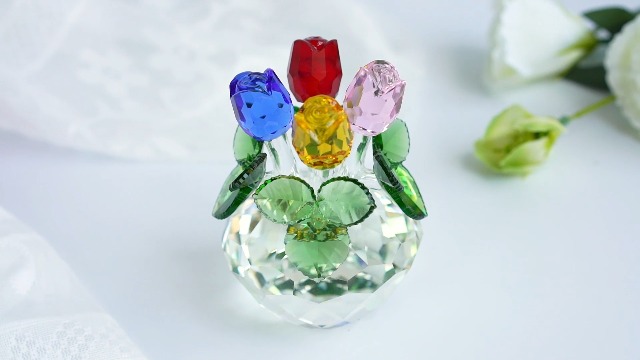 ドテラ☆プレシャス　フローラル Amazon.com: H&D HYALINE & DORA Crystal Rose Figurines Flowers