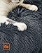 Feandrea Hundebett flauschig, Katzenbett, Donut Kissen, waschbar, Polsterung in der Mitte herausnehmbar, Langer Plüsch, 60 cm Durchmesser, dunkelgrau PGW038G02