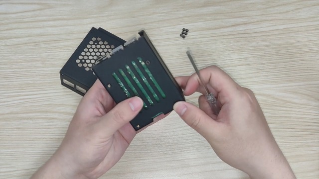 Amazon.co.jp: GeeekPi Raspberry Pi 5 用メタルケース、PCIe M.2 NVMe