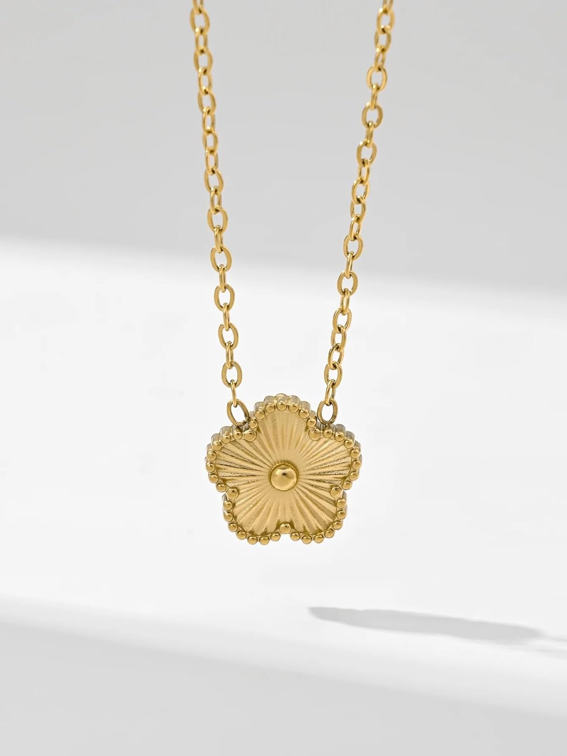 14K Yellow Gold Lucky Heart Necklace For Women, Hollow Heart Romantic Lucky Four Leaf Clover Pendants Necklaces, Love Heart Pendant Necklace, Clover Heart Necklace, 4 Heart Clover Necklace - Image 2