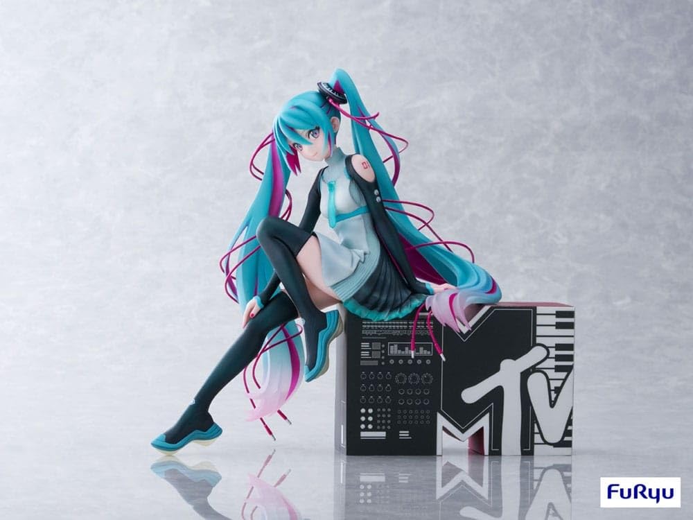 Amazon.com: Hatsune Miku x MTV 1:7 Scale PVC Figure : Toys & Games
