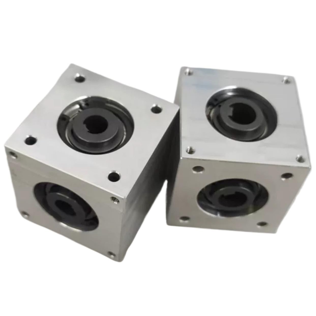 Getriebe 90-Grad-Eckgerät 42x42x42mm Kegelrad-Wendegetriebe 1:1-Übertragung Einzelausgangswellenkommutator Lenkrichtung(10mm Hole)