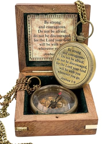 Be Strong and Courageous Joshua 1:9 Brújula direccional de latón con medallón grabado, regalo para bautizo, primera comunión, confirmación, para niños y hombres católicos miniatura 1