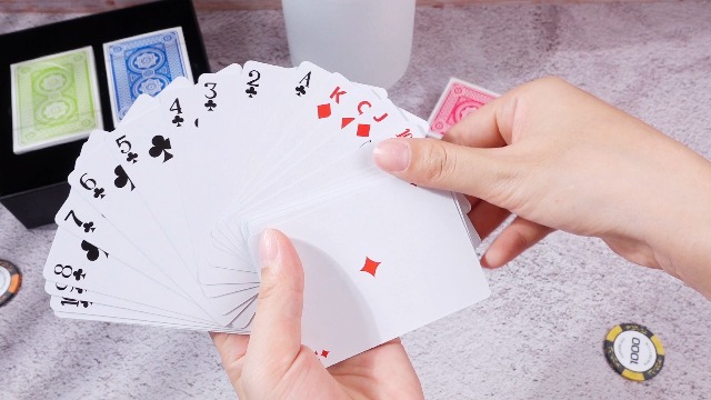 Amazon.com: Zubebe 6 Decks Playing Cards Gift Set, Decks of Cards