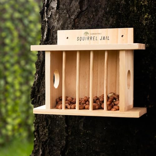 Garden Mile 20cm Large Jail Squirrel Feeder and Bird Feeder Wooden Picnic Table Feeding Station for Outdoor Wildlife Tree & Wall Mounted Bird Seed Feeder & Squirrel House for Garden Trees and Fence