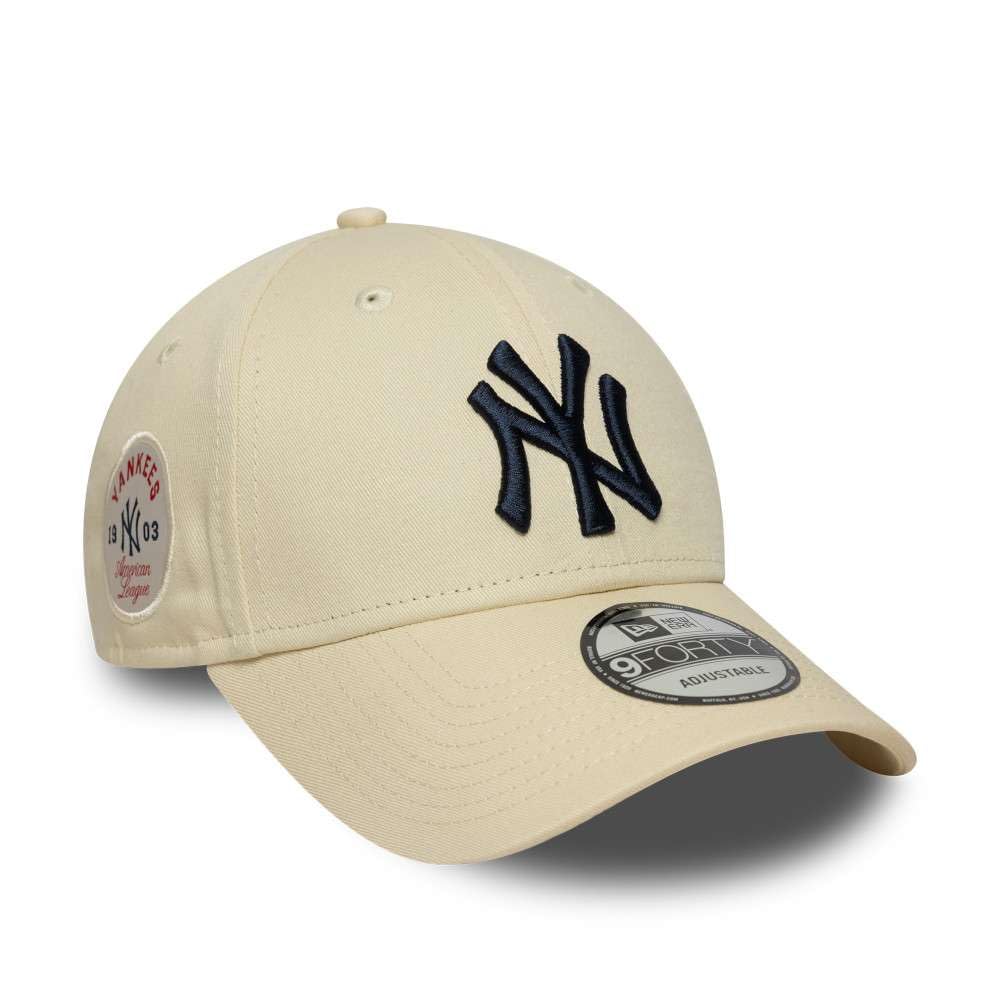 NEW ERA NEW YORK YANKEES BASEBALL CAP.9FORTY CREAM SIDE PATCH STRAPBACK HAT W25