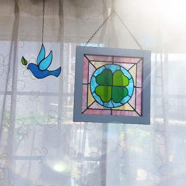 幸運を呼ぶ！ ステンドグラス製 よつばのクローバーのパネル