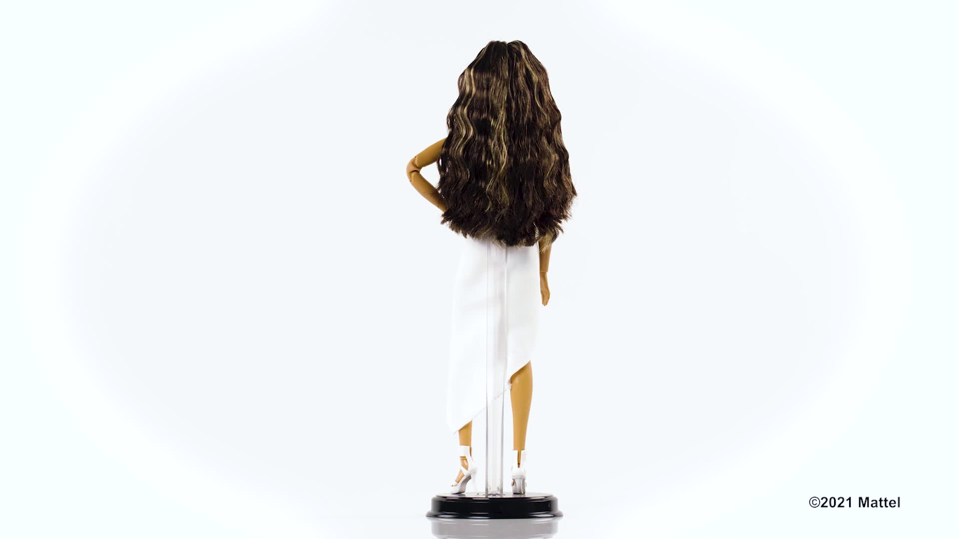 Amazon.co.jp: バービー(Barbie) ルックス ブルネット 【6才~】 GTD89
