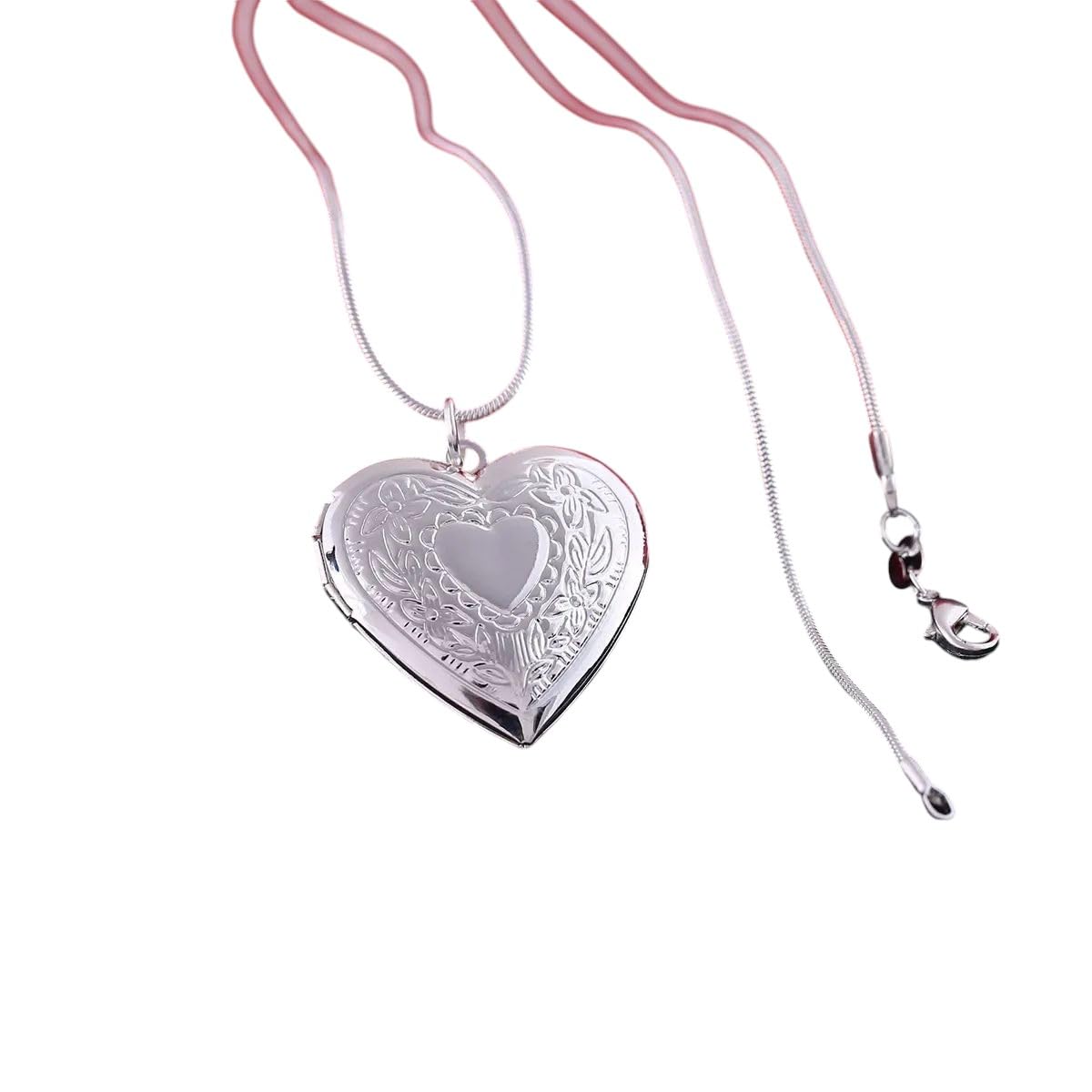 Bijoux accessoires tendance 2025 collier argent 925 médaillon coeur photo