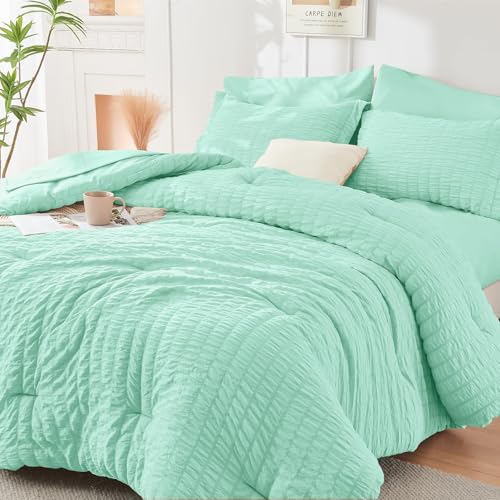 Image of HYMOKEGE Mint Green King Size Comforter Set Seersucker 7 Pieces, All Season Luxury Bed in a Bag for Bedroom, Bedding Set with Comforter, Sheets, Pillowcases & Shams