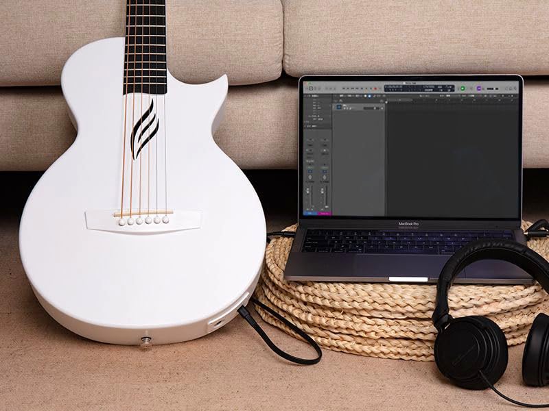 Enya Nova Go SP1カーボンアコースティックギターエフェクト内蔵型 Nova Go Sp1: カーボンファイバー製エレクトリック