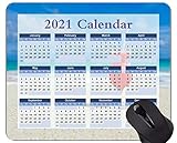 Tapis de souris avec calendrier de l'année 2021 coloré - Gros plan des tapis de souris pour boissons cocktail