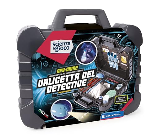 COSA CONTIENE: gioco Made in Italy per bambine e bambini da 8 anni in su, con tanti strumenti da detective (torcia UV, lente d'ingrandimento, provette…) da utilizzare con l'aiuto del pratico manuale