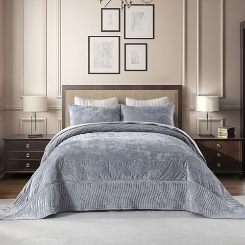 Image of Velvet Super King Size Quilt, Extra-Large Comforter Set Light Blue Bedding Set (130 inch*118 inch) with 2 Pillow Shams, Luxurious Quilt Set,All-Season 3 Pieces