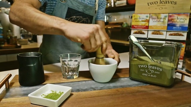 Amazon.com: Two Leaves and a Bud Barista Matcha Sweetened Latte