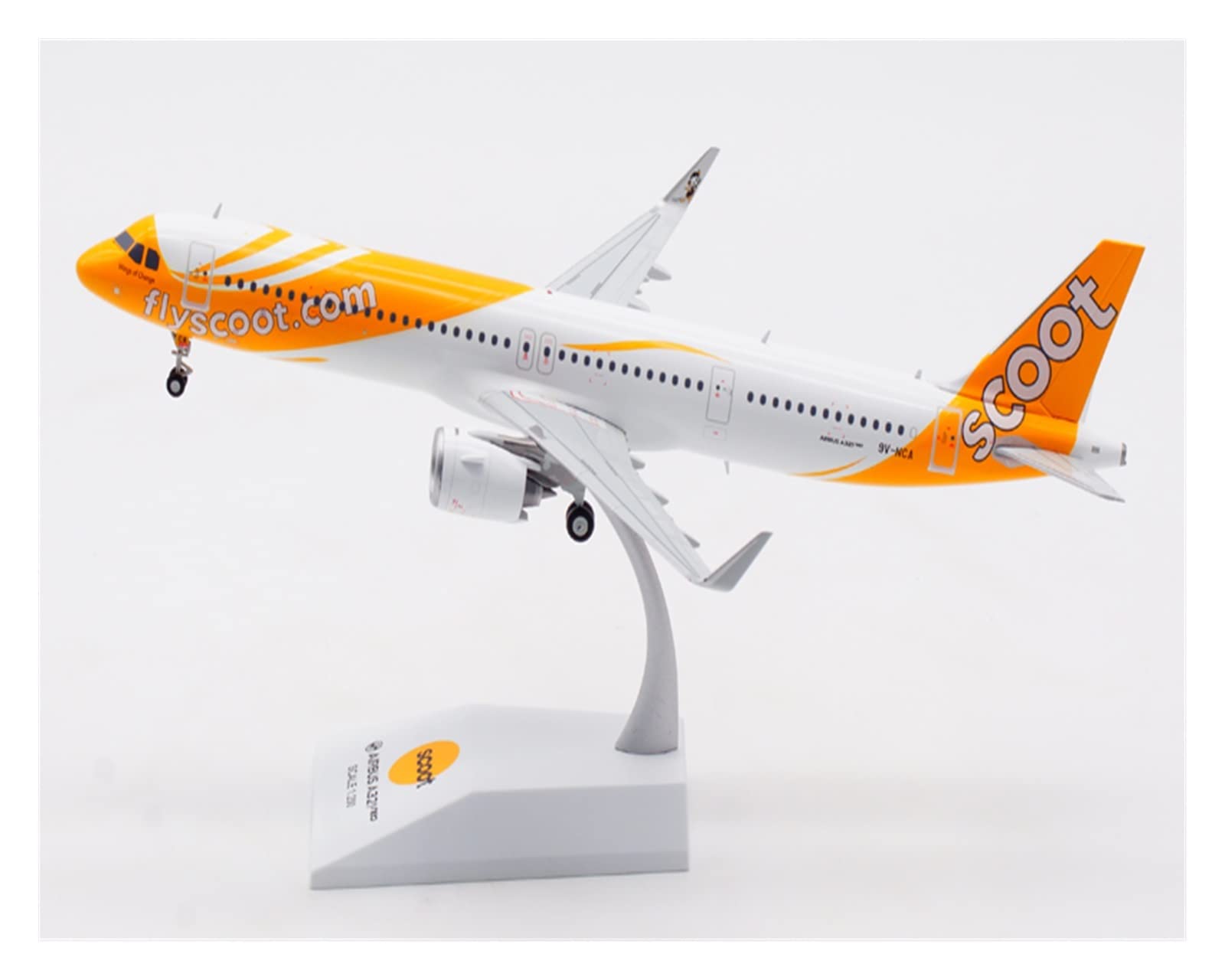 Amazon.com: 1:200 Scale Singapore Scoot A321NEO 9V-TCA Alloy