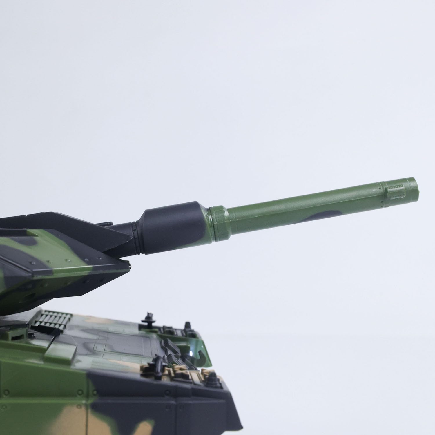 Henglong 3809 2.4GHz 1/24 RC Panzer Leopard 2 A5 Fernbedienung Schießen Schießeffekte Infrarot Kampfspray Wasser simuliert Licht Sound Hobby Grade Modell