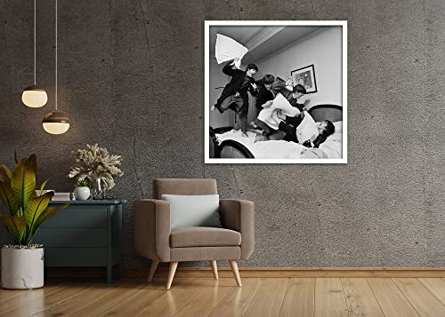 Affiche des Beatles – The Pillow Fight print – The Beatles, Pillow Fight print – Impression encadrée ou non encadrée… - Les Beatles, Paul McCartney, John Lennon, RIngo Starr, George Harrison Affiche des Beatles - The Pillow Fight print - The Beatles, Pillow Fight print - Impression encadrée ou non encadrée… – Image 6